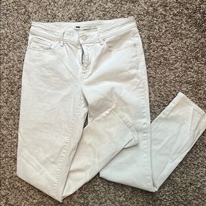 Women's White Levi Jeans